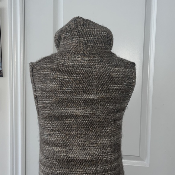 Massimo Dutti Italian Yarn Gray Mock Turtleneck Vest Size Medium Sleeveless - Picture 5 of 8